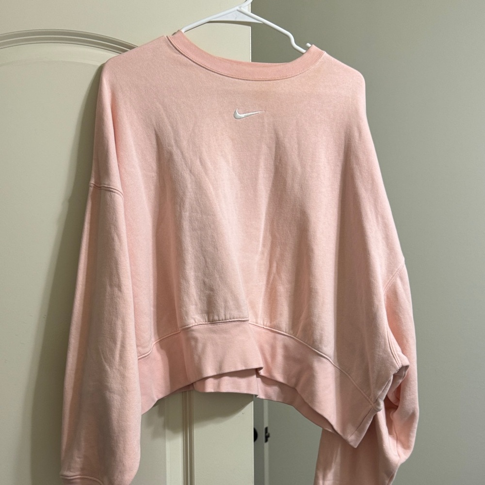 Nike Women's Light Pink Crewneck Sweatshirt